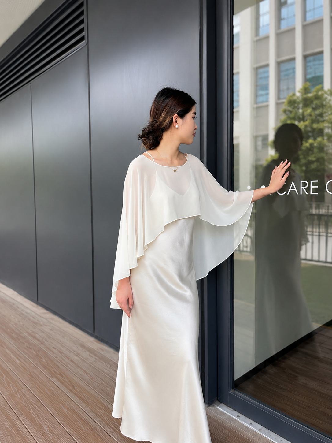 Elegant Chiffon Bridal Cape Shawl – Soft Flowy Wedding Cover Up for Bridal & Evening Dress